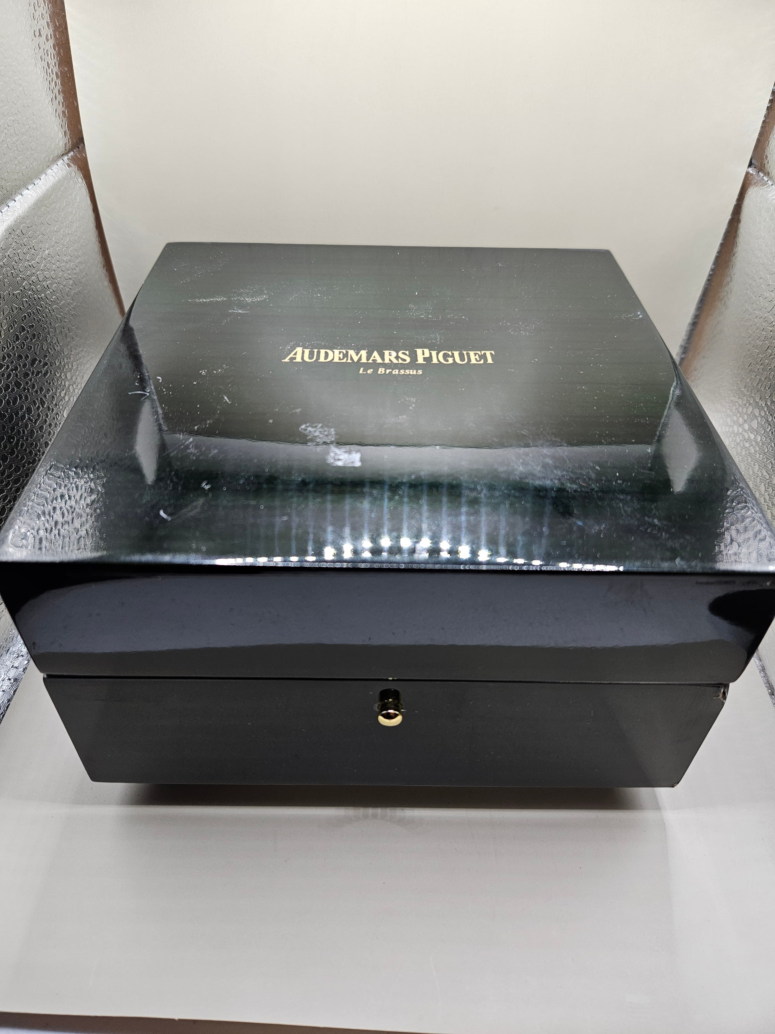 Audemars Piguet Le Brassus Luxury Watch Presentation Box – Matte Black Collector Display Case with Warranty Card
